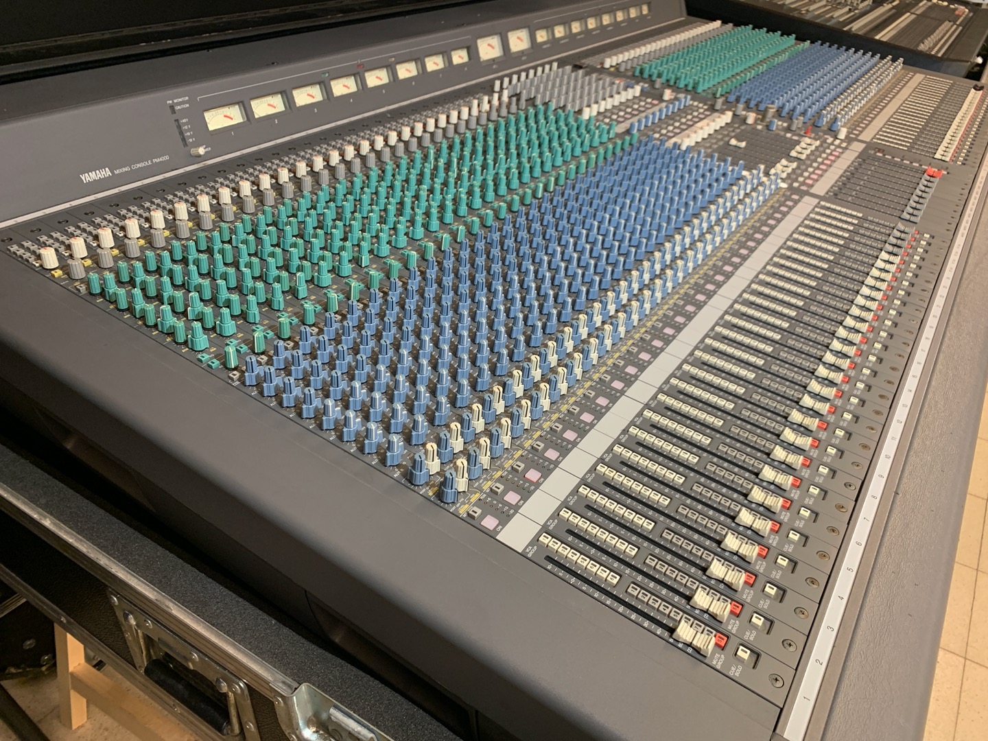 Yamaha PM4000 - 48+4 | 2500 EUR - Gebrauchte-Veranstaltungstechnik.de